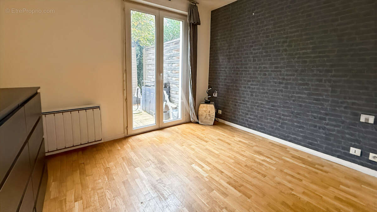 Appartement à LA GARENNE-COLOMBES