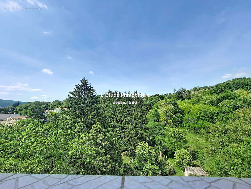 Appartement à FONTAINES-SUR-SAONE