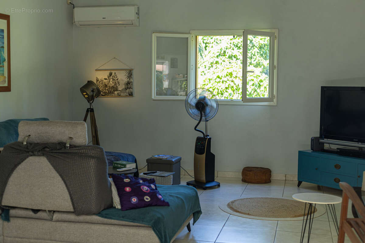 Maison à LES ABYMES