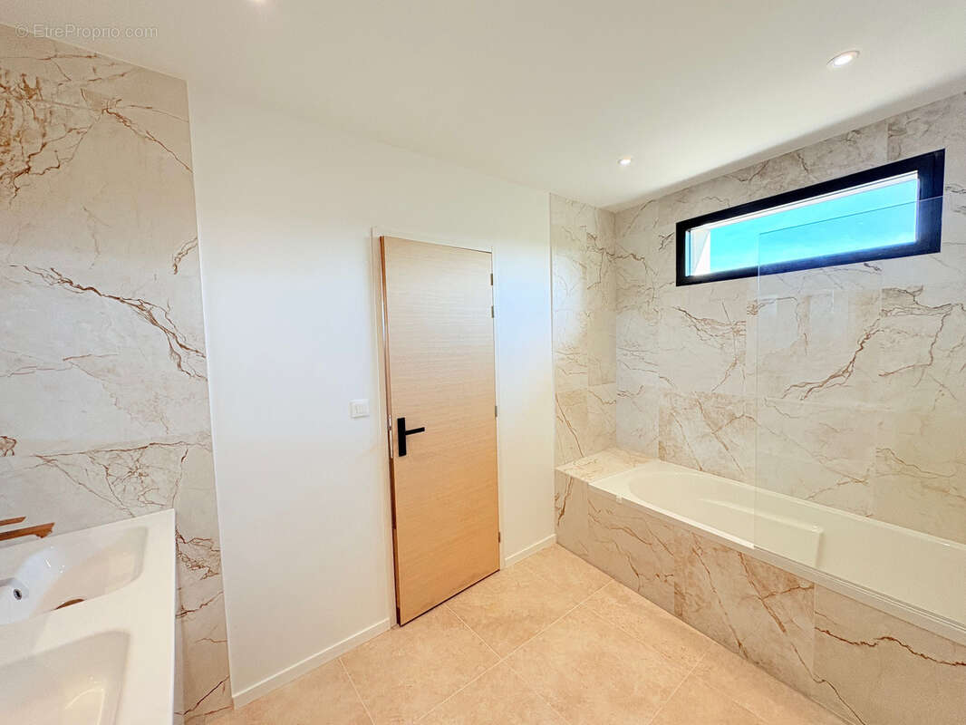 A VENDRE - Duplex d'exception   110 m2 habitables   Dernier étage   Amboise - photo 7