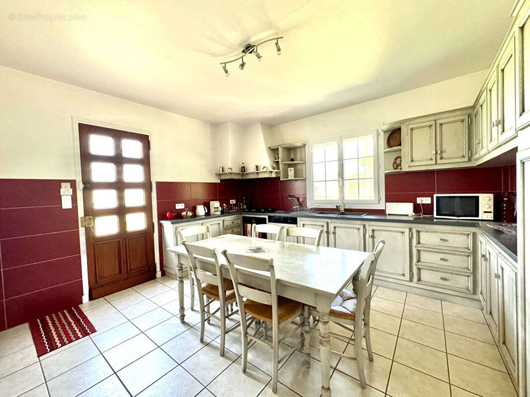 Maison 372 m² à Mauleon-Licharre  - photo 7