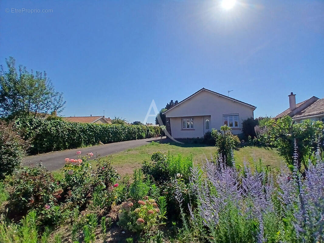 Maison à SAINT-PHILBERT-DE-GRAND-LIEU