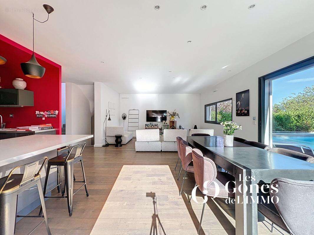 Maison à TASSIN-LA-DEMI-LUNE