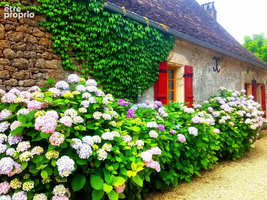 Charmante maison en pierre avec piscine et jardin, située dans un hameau paisible - photo 18