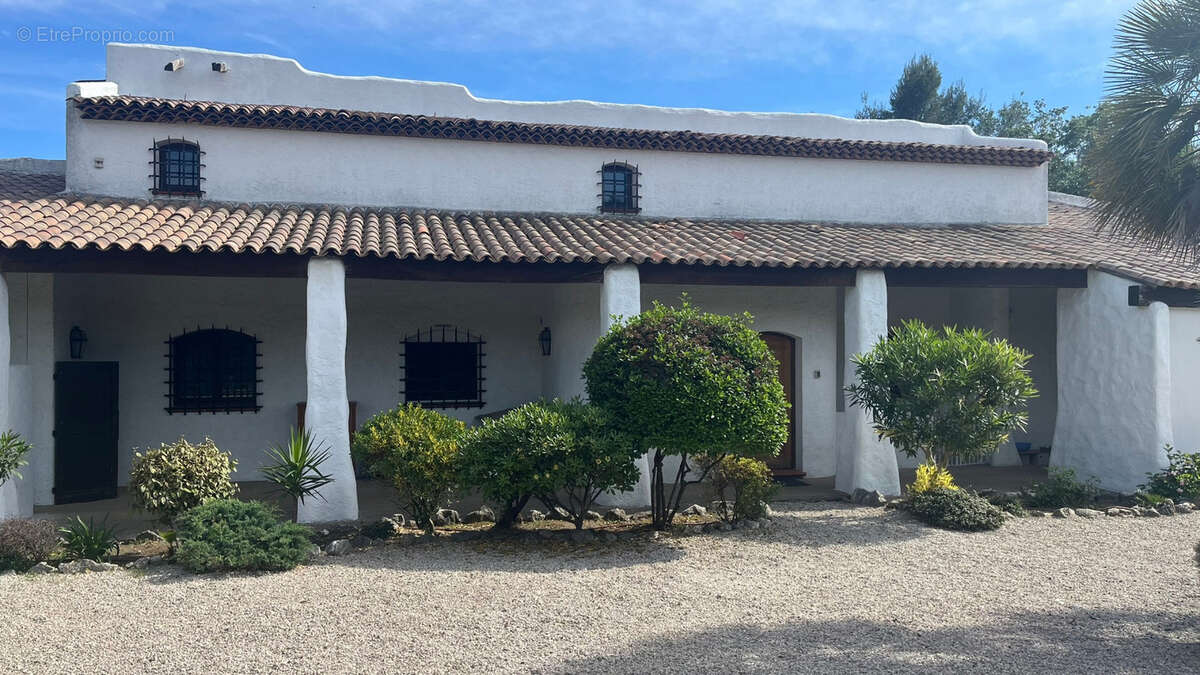 Maison à LA GAUDE
