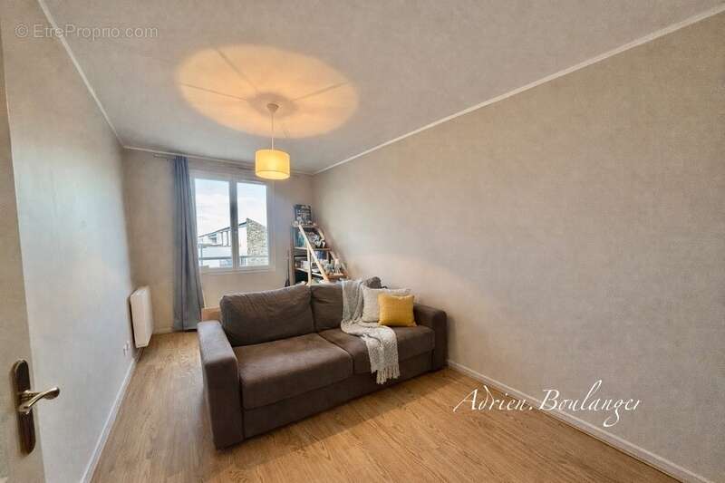 Appartement à SAVIGNY-LE-TEMPLE