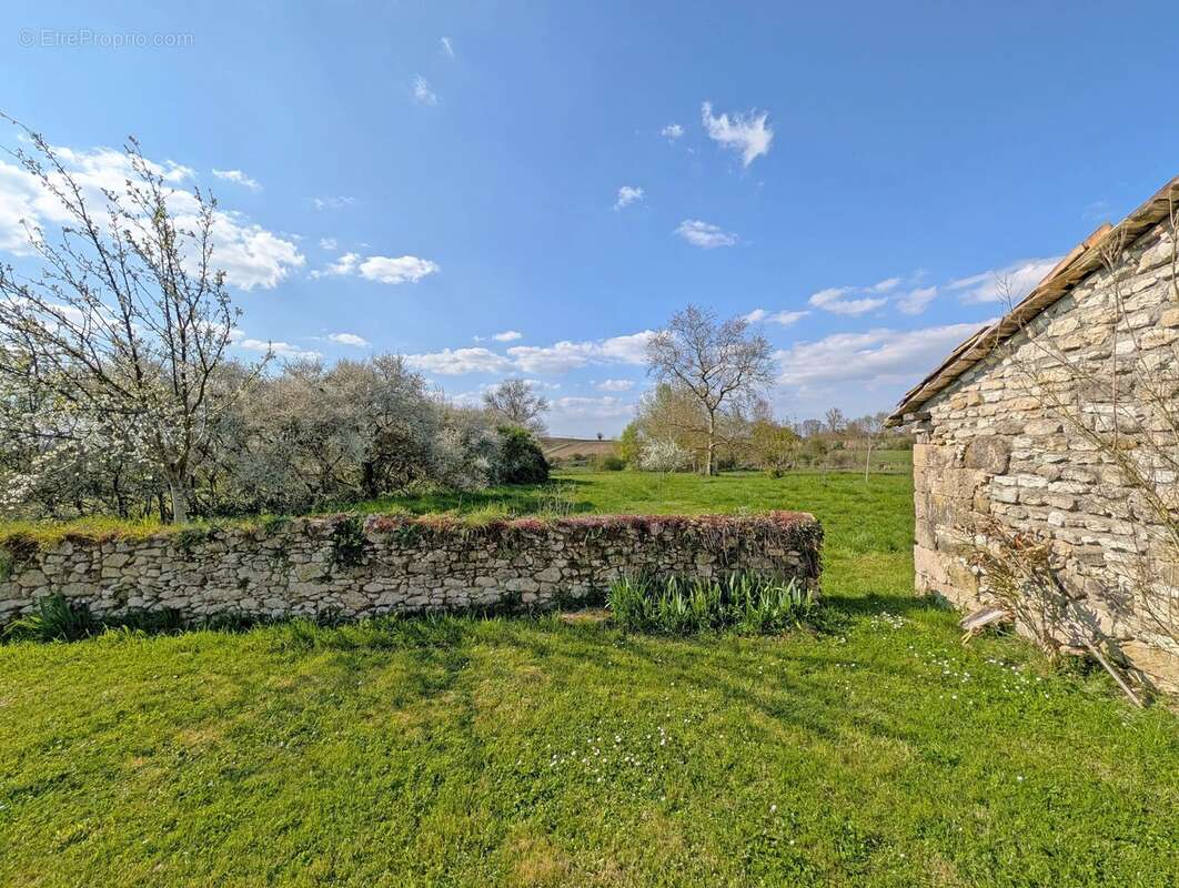 Maison à MONBAHUS