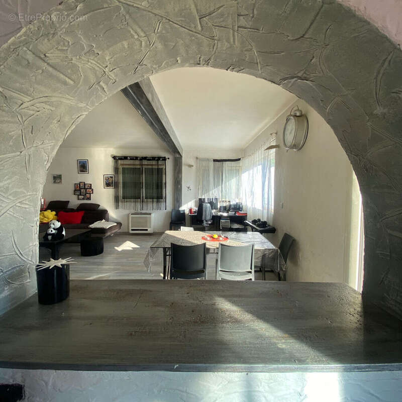 Maison à ROQUEMAURE