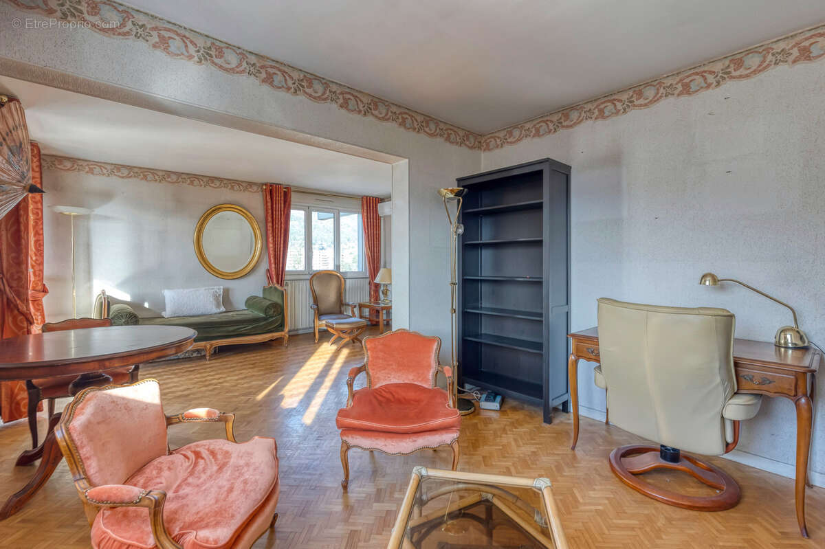 Appartement à MEYLAN