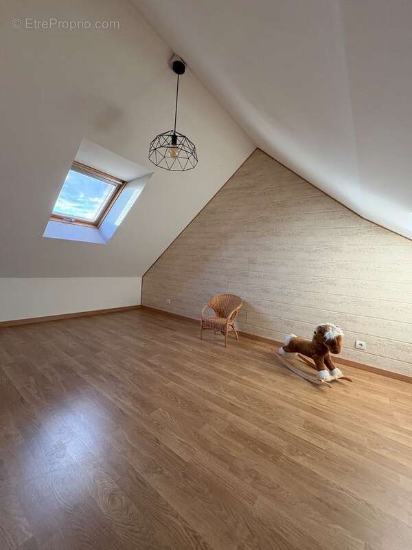 Maison à MONCE-EN-BELIN