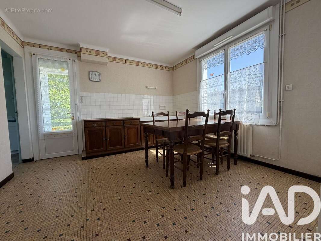 Maison 101 m² à Treffieux  - photo 6
