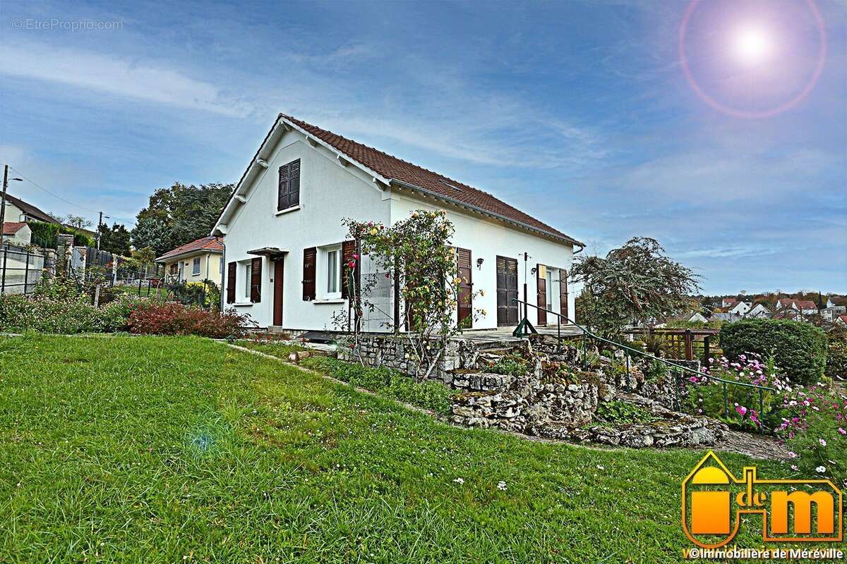 Maison à MEREVILLE