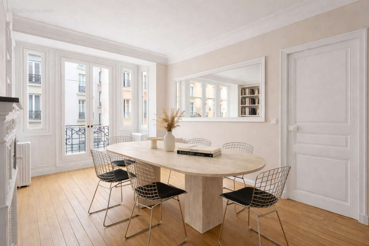 Appartement à PARIS-11E