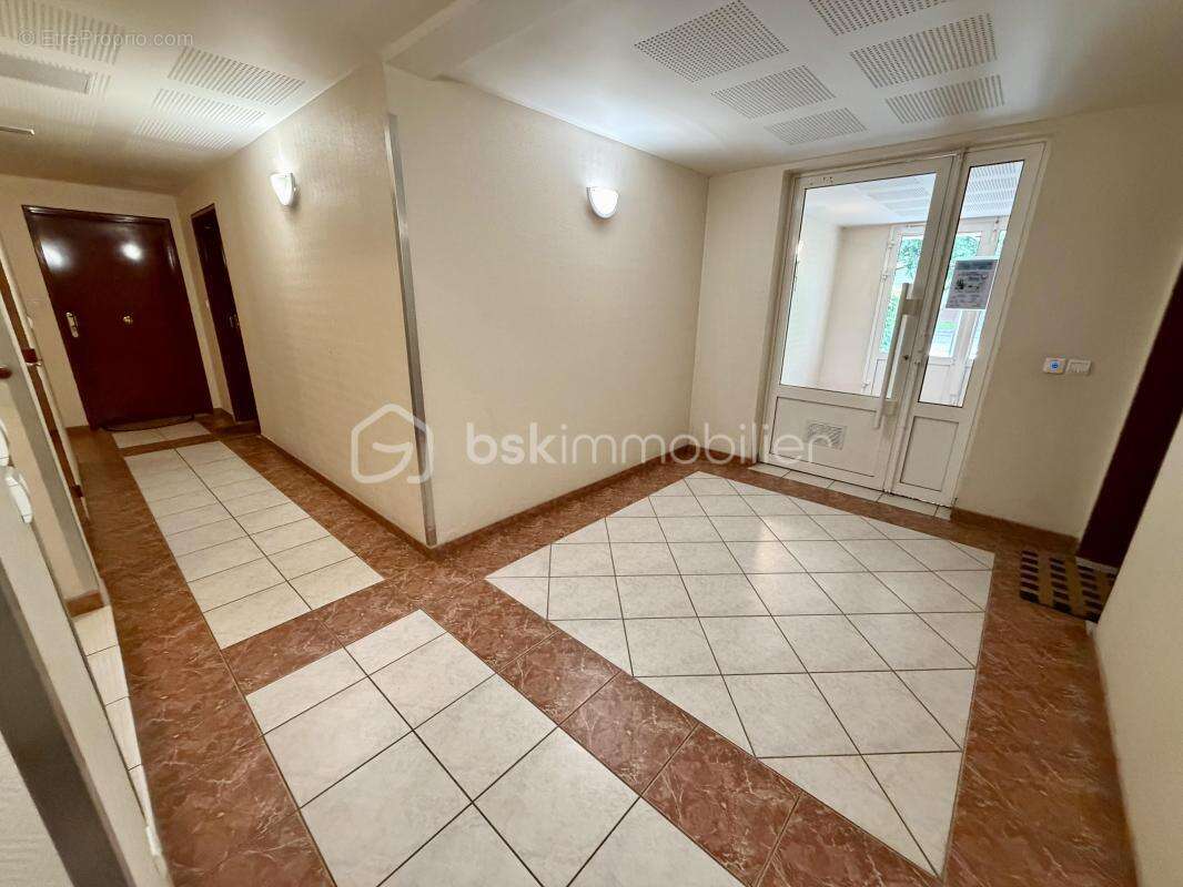 Appartement à SAINT-PIERRE-DU-PERRAY