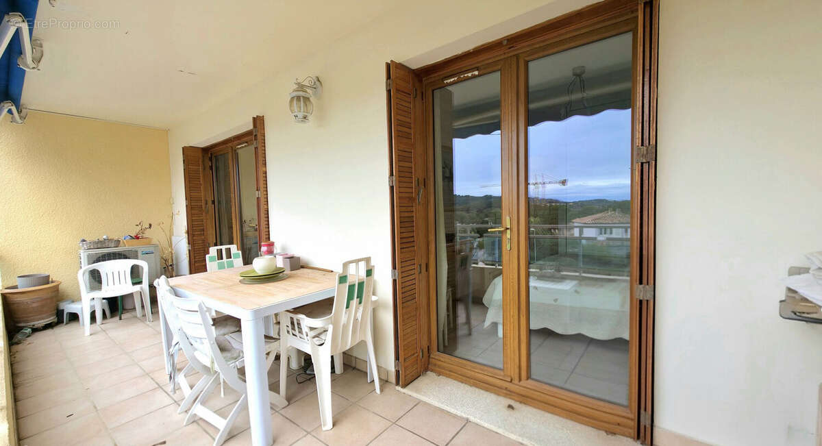 Appartement à BORMES-LES-MIMOSAS