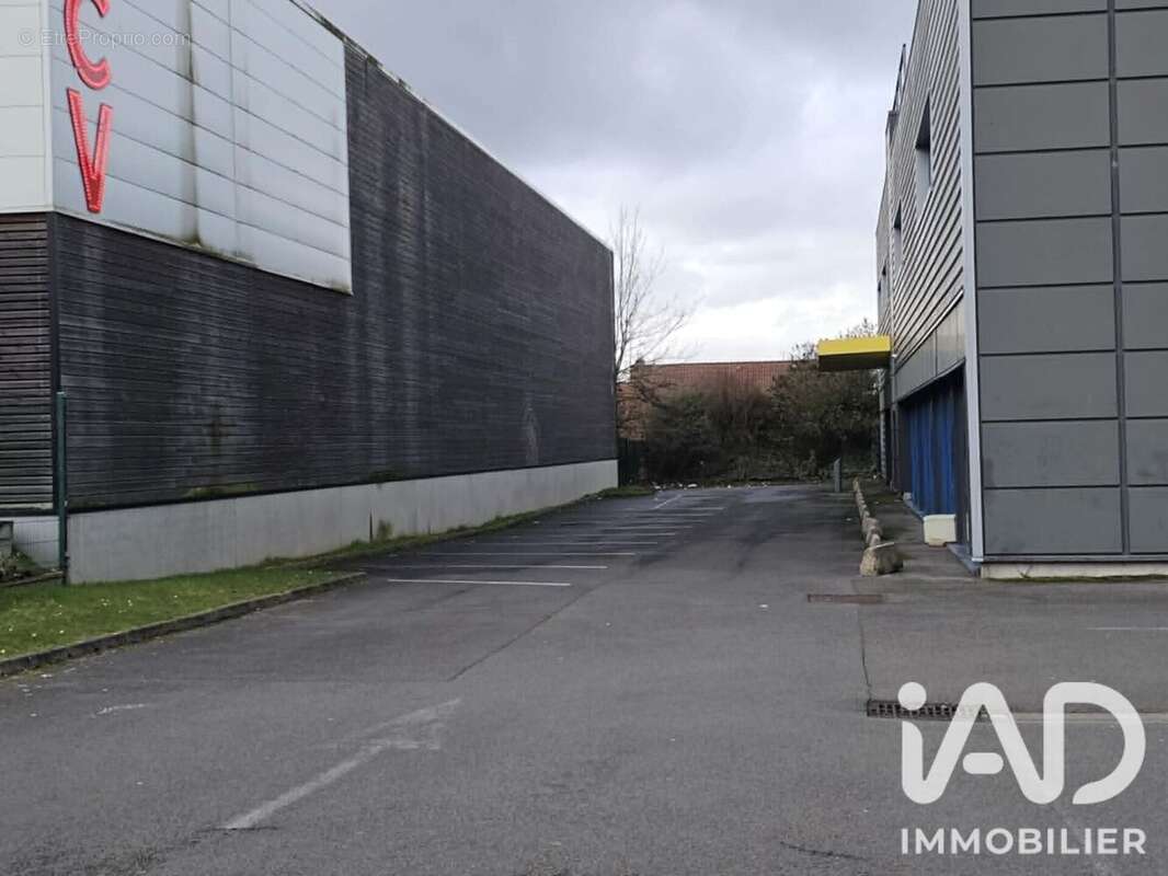 Commerce 1150 m² à Henin-Beaumont  - photo 3