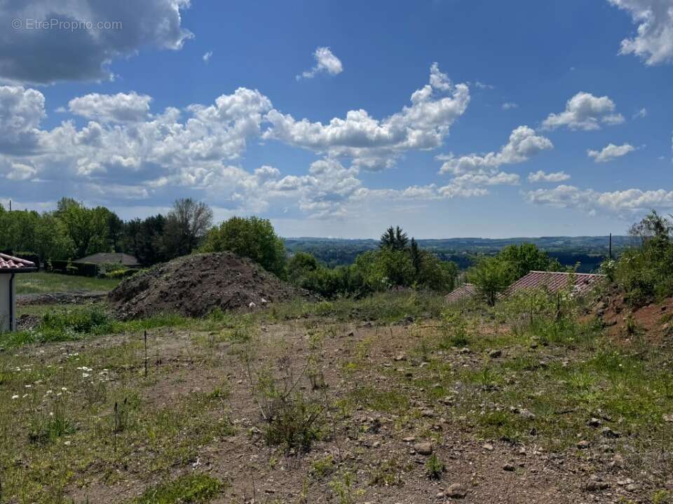 Terrain à AURILLAC