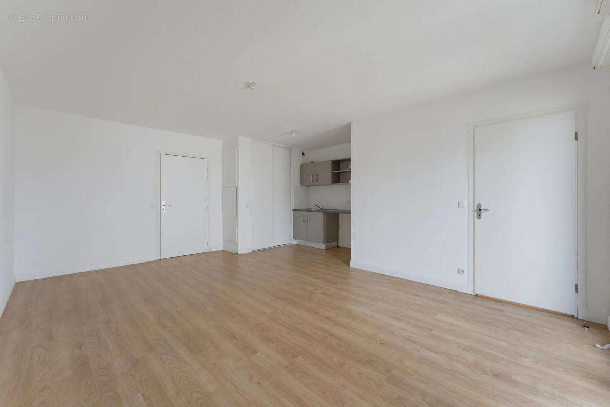 Appartement 2 pièces de 45,78 m² à Lormont - photo 2