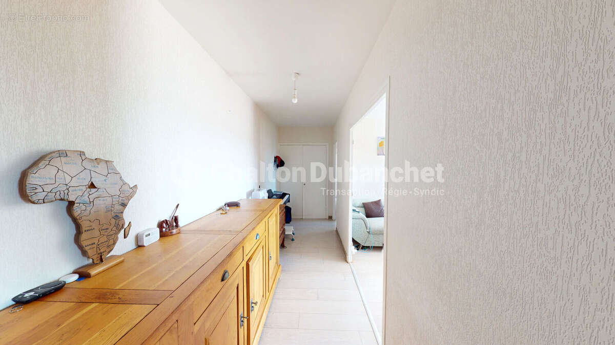 Appartement à LE COTEAU