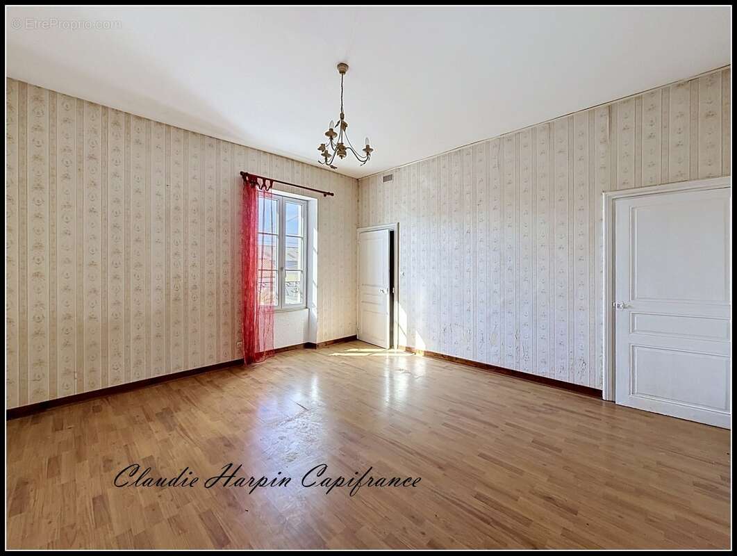 Maison à vendre 6 pièces PARTHENAY (79) - 4 Ch - parcelle d'environ 250 m² -proche centre ville - photo 11
