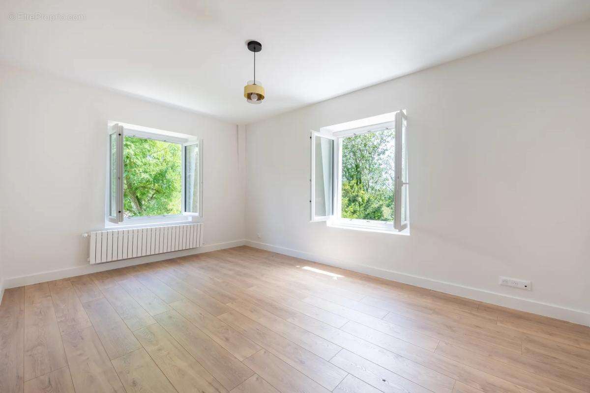 Maison de 10 pièces de 248 m² à Pontoise - photo 8