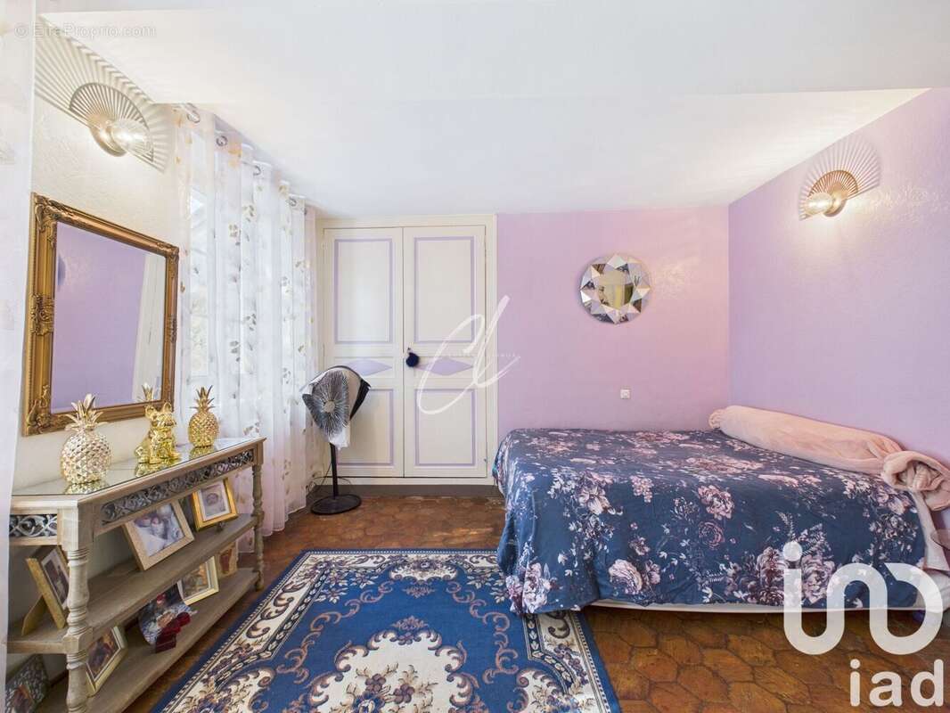 Photo 9 - Maison à VILLENEUVE-LA-GUYARD