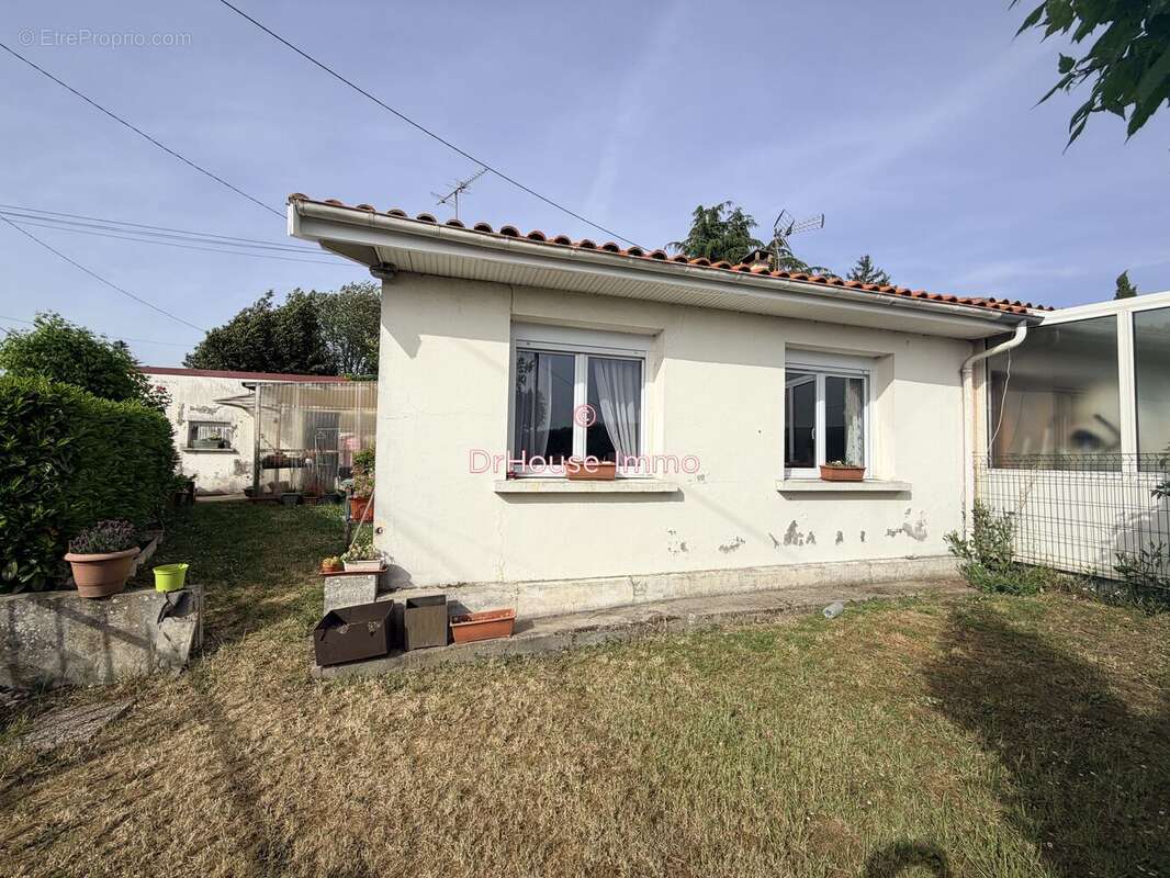 Maison à AMBARES-ET-LAGRAVE