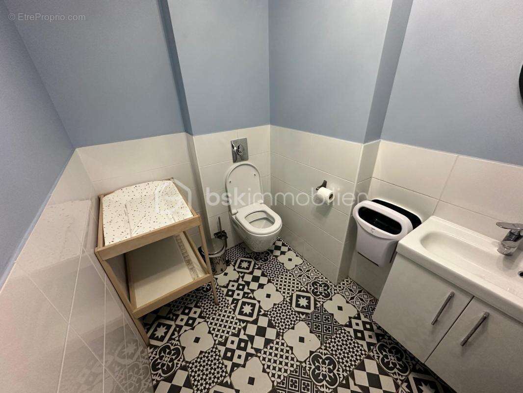 Commerce à LA CHARITE-SUR-LOIRE