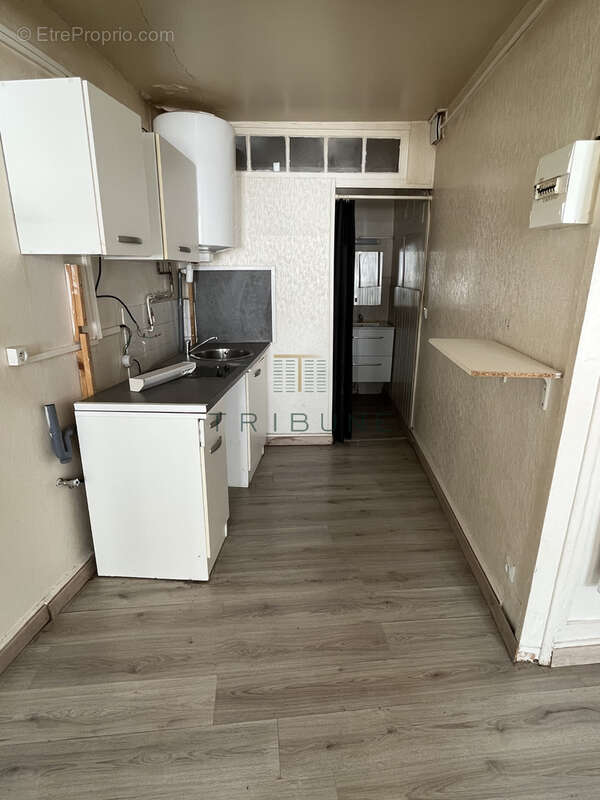 Immeuble avec 1 local commercial et 11 appartements - photo 11