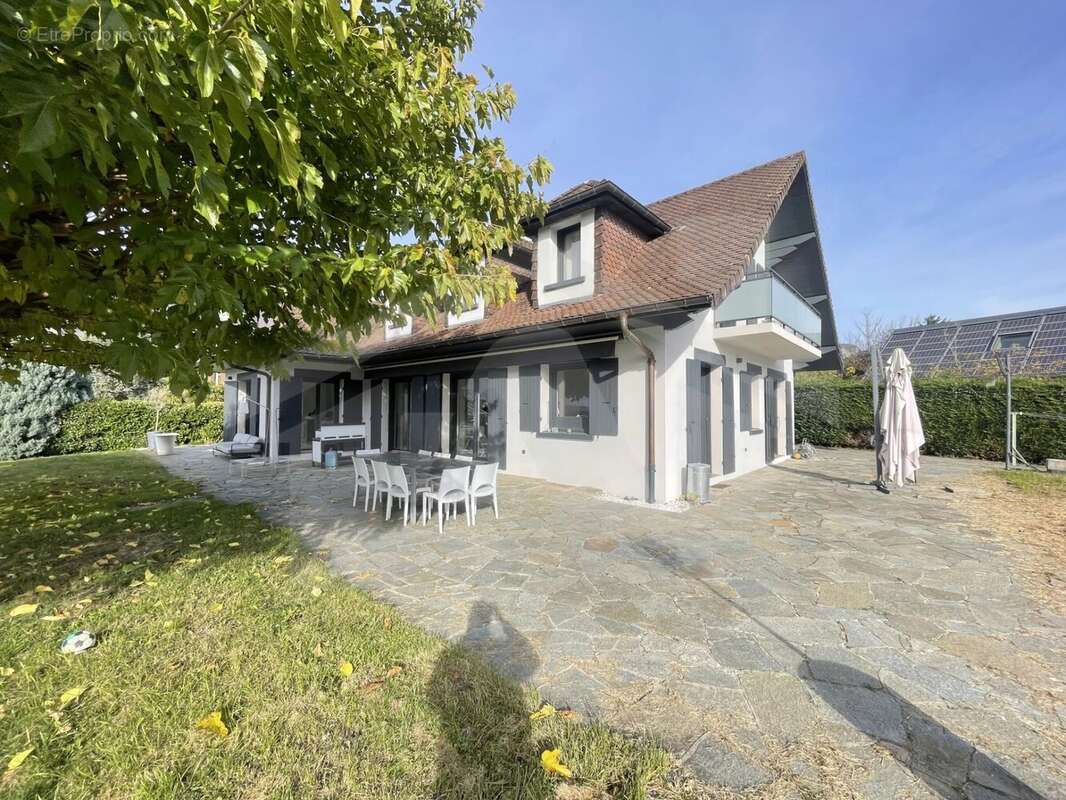 Maison à SAINT-NAZAIRE-LES-EYMES