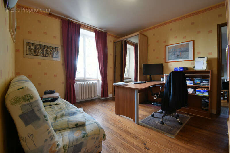 Maison 220 m² à Saint-Fraimbault  - photo 14