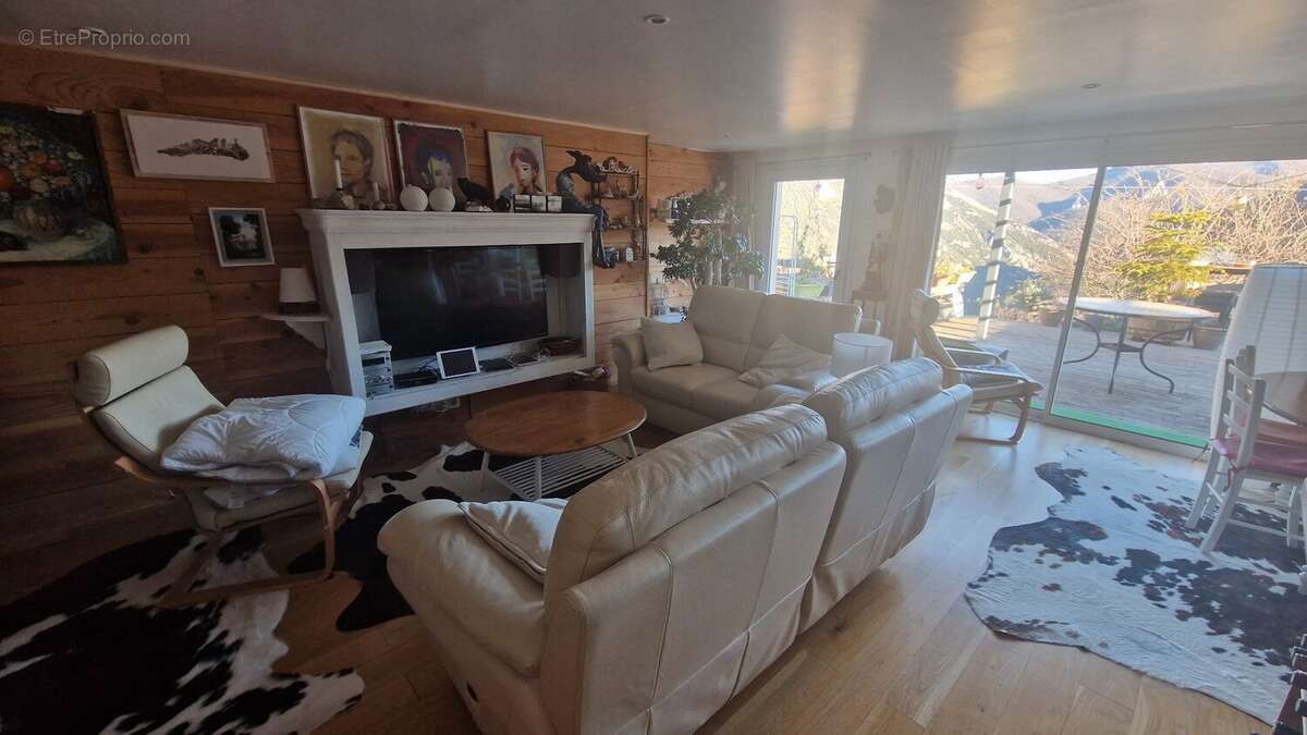 Maison à SALVEZINES