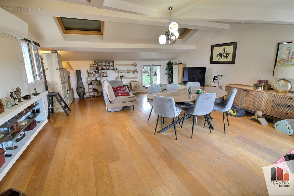 Appartement à IRIGNY