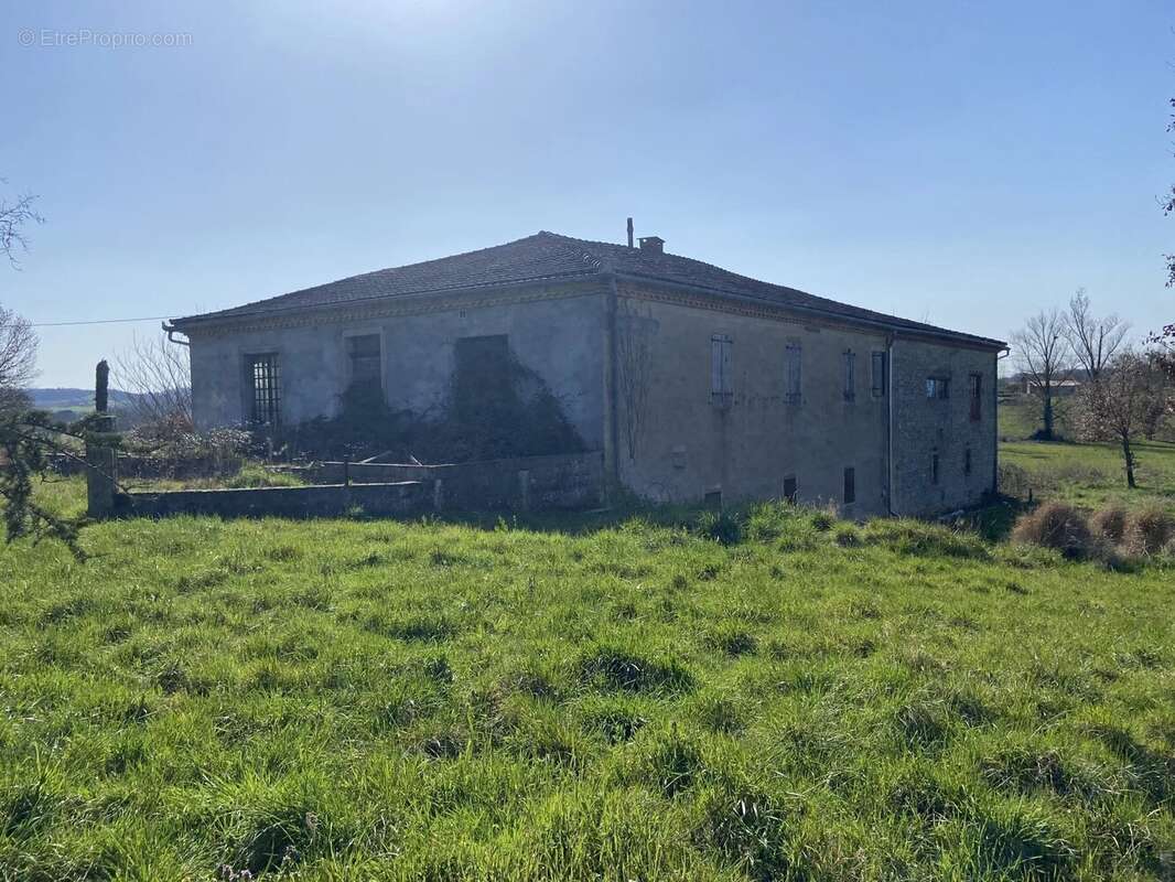 Maison à CADALEN