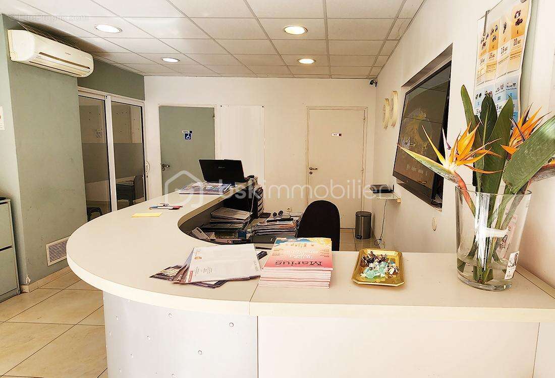 Commerce à LA LONDE-LES-MAURES