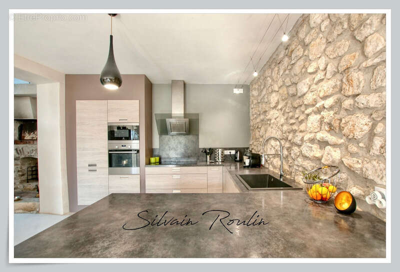 Maison à MALATAVERNE