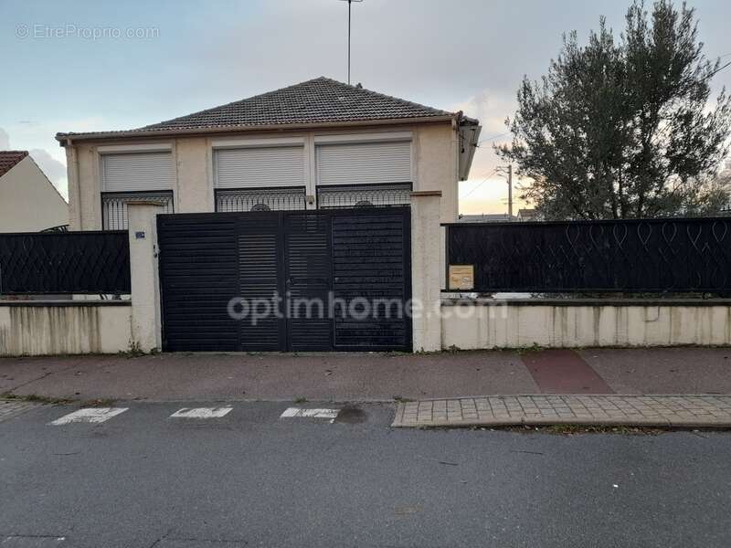 Maison à CHALETTE-SUR-LOING