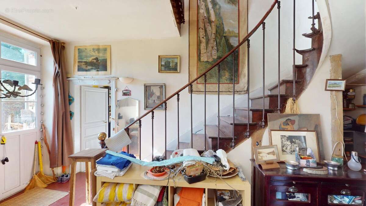 Maison à SAINT-SATUR