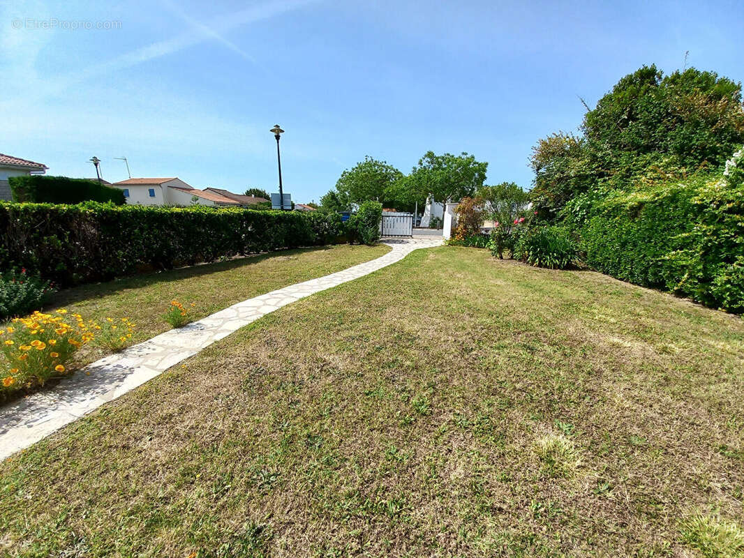 Maison à LA BREE-LES-BAINS