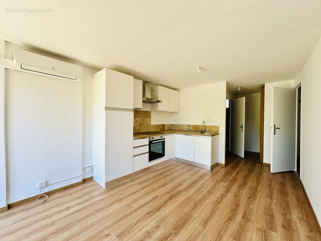 Appartement à LATTES