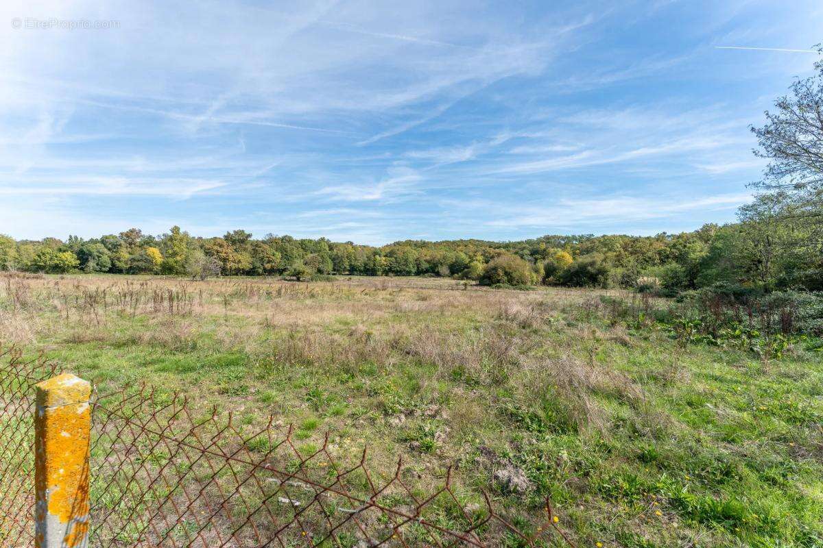Maison à SAINT-MARTIN-DU-BOIS