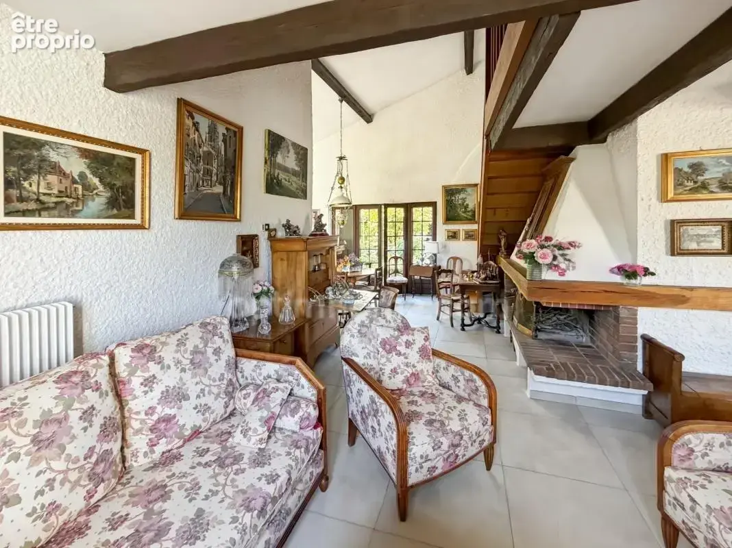 CHAMPIGNEULLES – Maison de caractère avec jardin, au calme et proche de toutes les commodités - photo 5