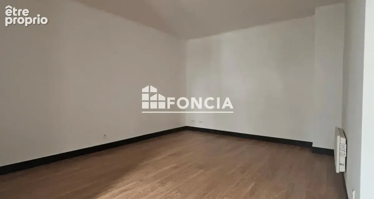 Pézenas – Appartement T3 rénové en plein centre-ville - photo 5