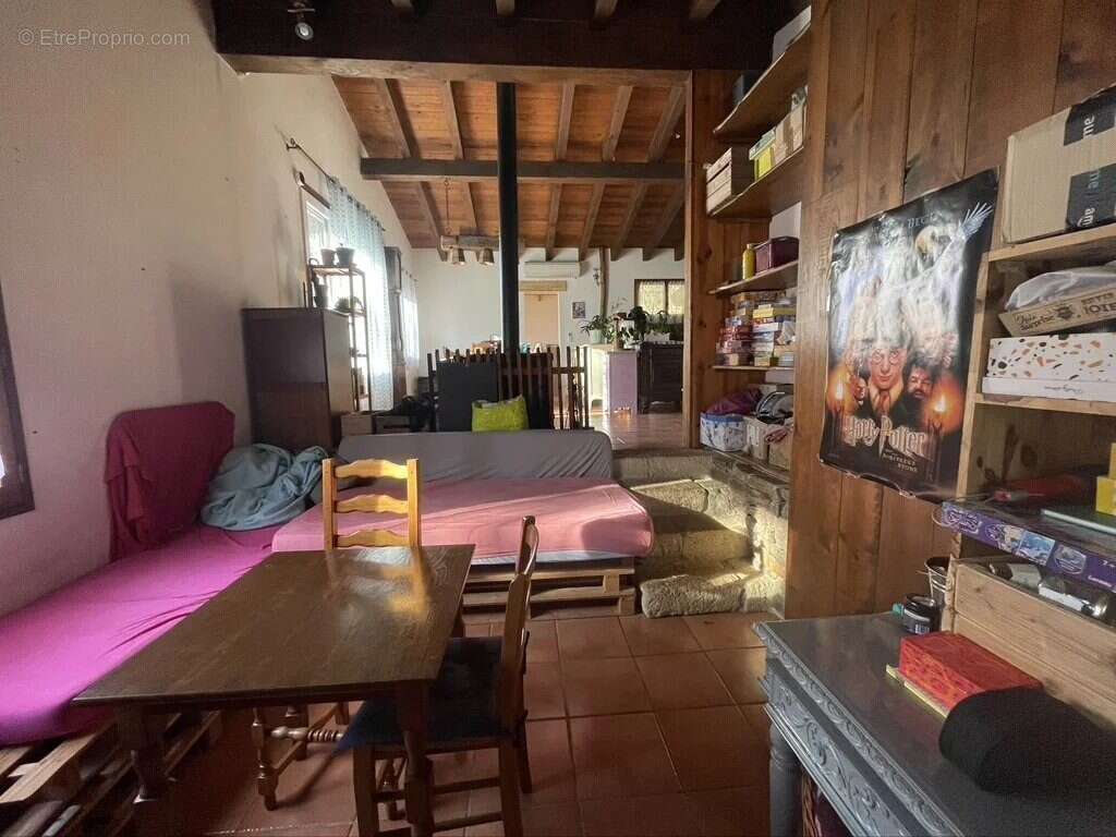 Maison à LE COLLET-DE-DEZE