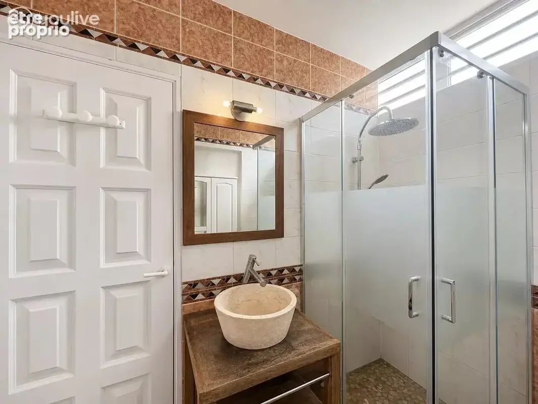 Proche CHU– Villa+ Bungalow 283 m²-piscine -Jardin- Fort-de-France - photo 15