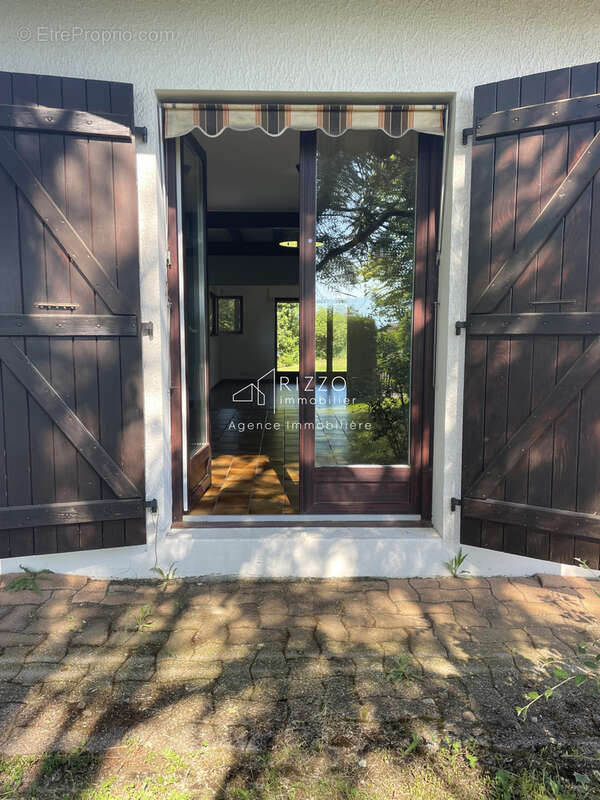 Maison à PREVESSIN-MOENS