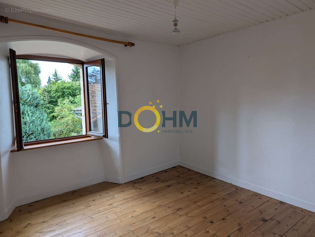 Maison de bourg en pierres avec grand garage - photo 6