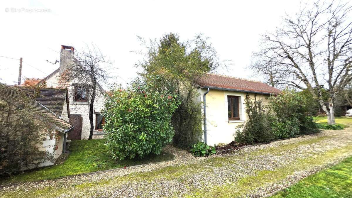 Maison à MEZIERES-EN-BRENNE