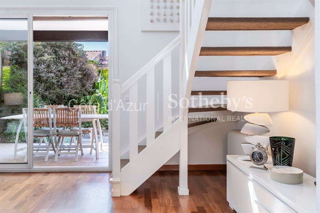 Nice Gairaut, maison de 6 pièces avec jardin, piscine, vue mer et domaine privé - photo 5