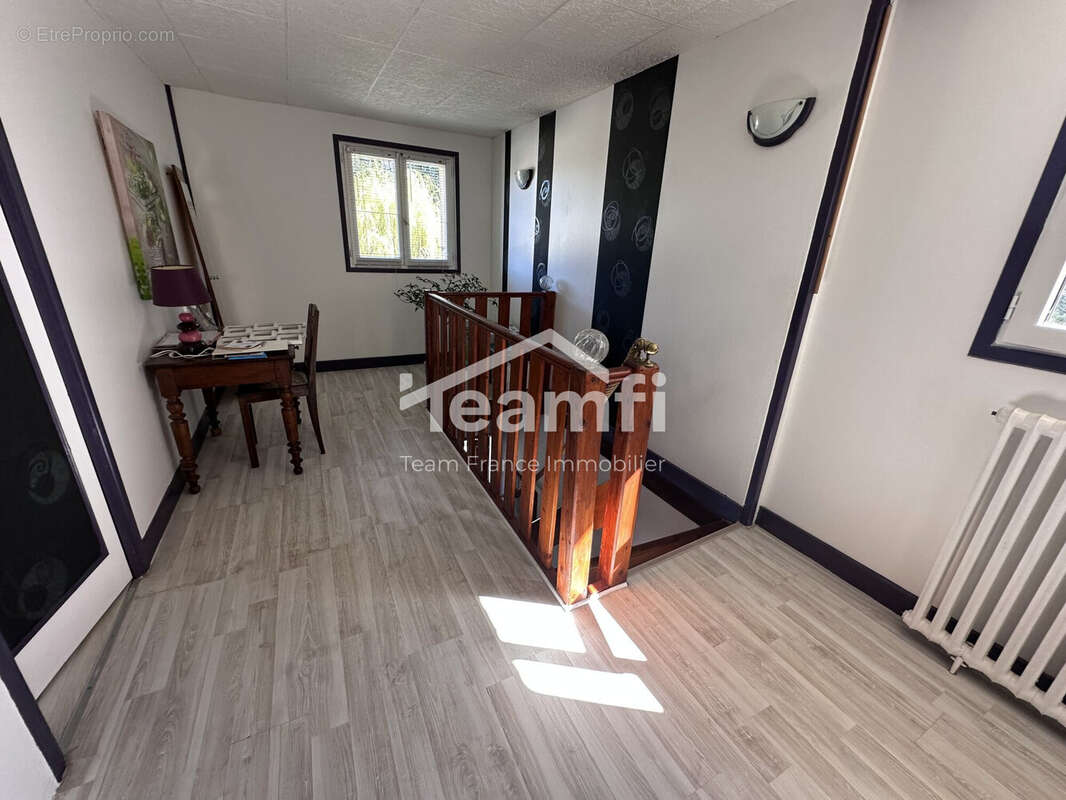 Maison 112 m² à Saint-Remy-Sur-Durolle  - photo 6